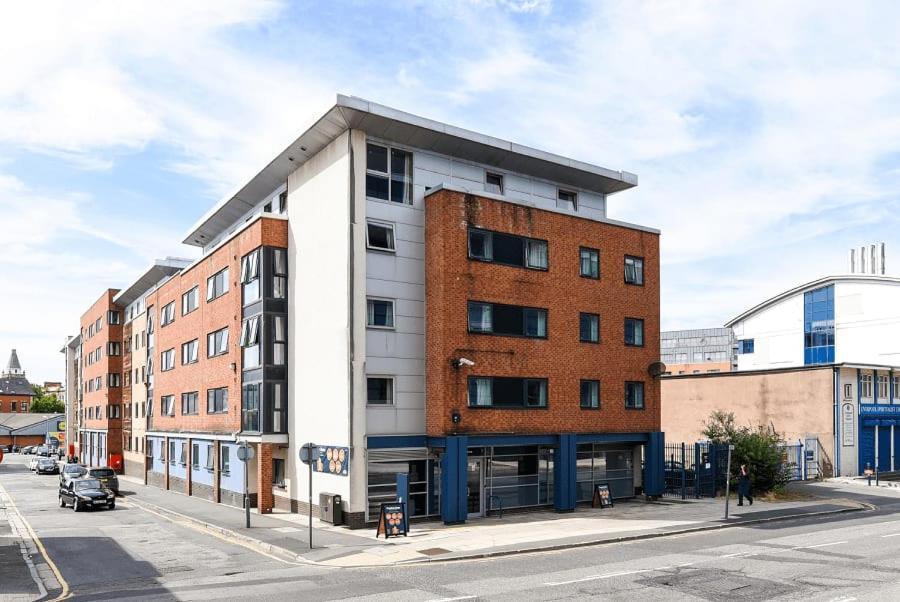 Student Only Private Ensuites With Shared Kitchen At Capital Gate In Liverpool Exterior photo